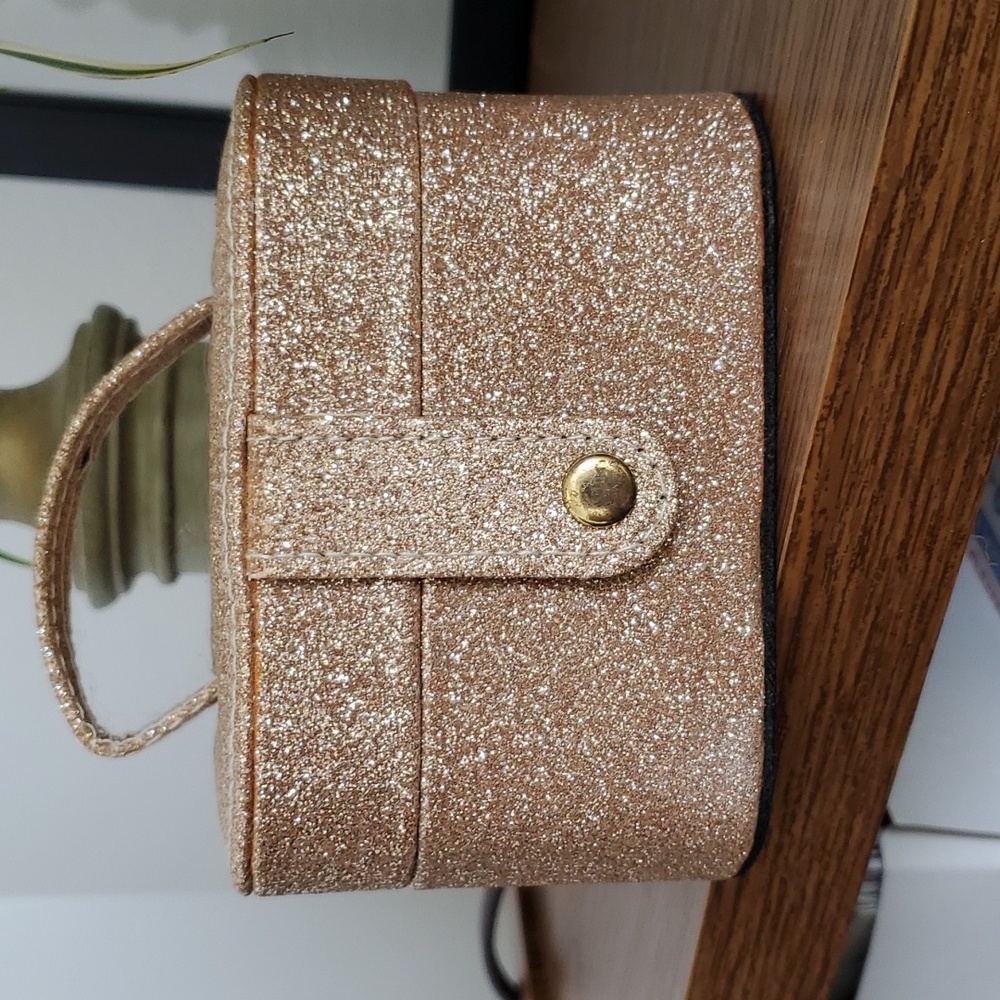 mini makeup/jewelry case